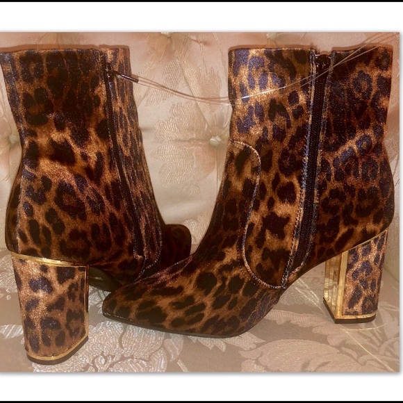 LEOPARD GOLD METALLIC BOOT - Picture 2 of 3